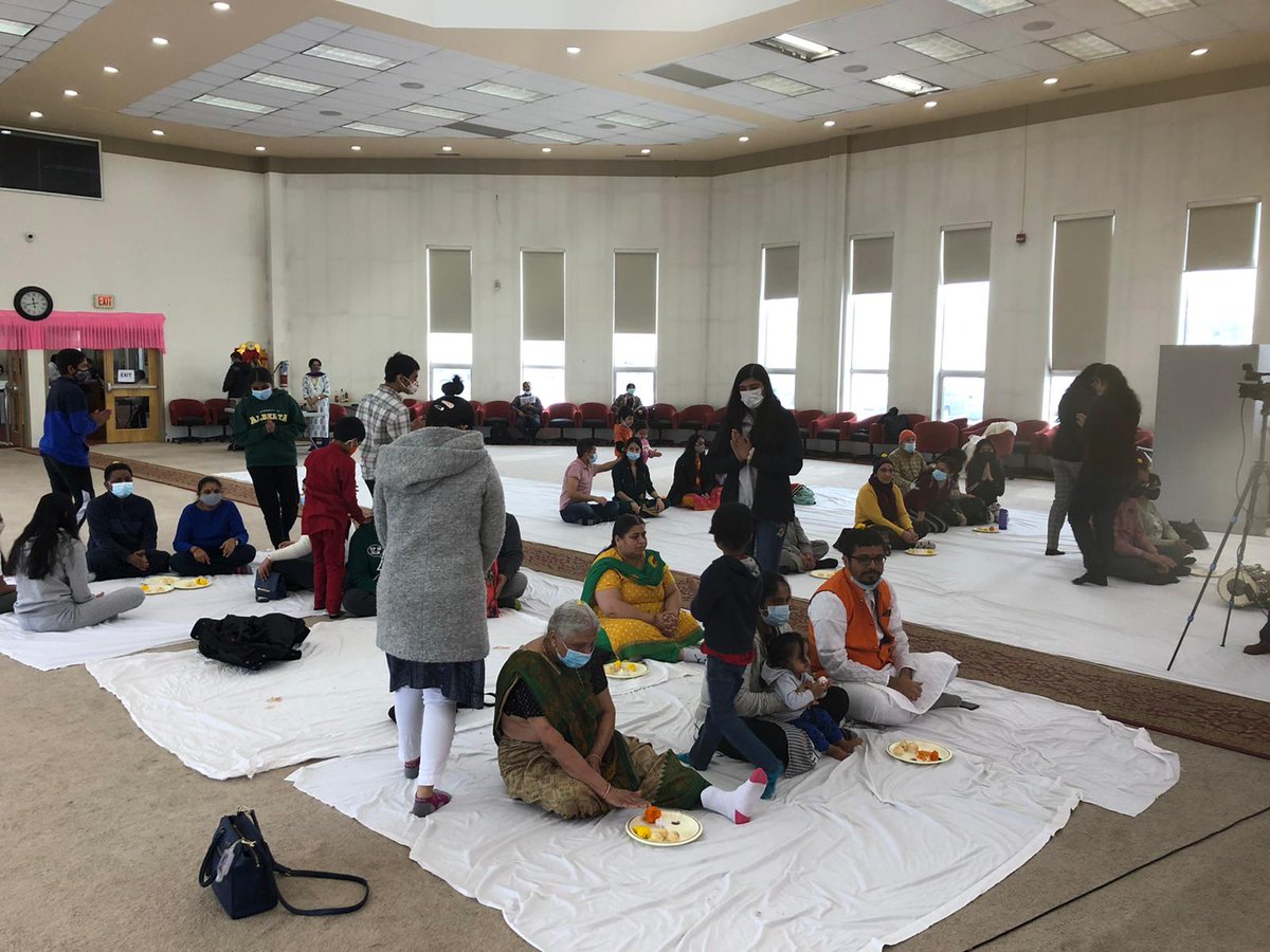 ashramcanada's tweet photo. #GLIMPSES_ParentsWorshipDay Yog Vedant Sewa Samiti, Edmonton celebrated Parents Worshipday 2022 @Asharamjiashrm @asharamjibapu_ https://t.co/Gl3srf64fA