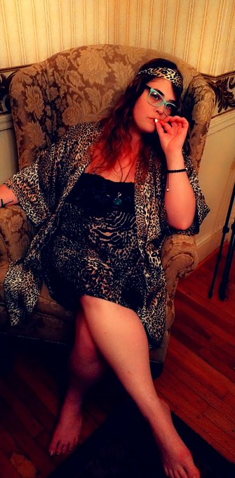 Think I'll give this a new go. The ole college try. 😂😂 https://t.co/oOgCs5BgdU<a href="/tag/newprofilepic"class="tags"><span>#newprofilepic</span></a>