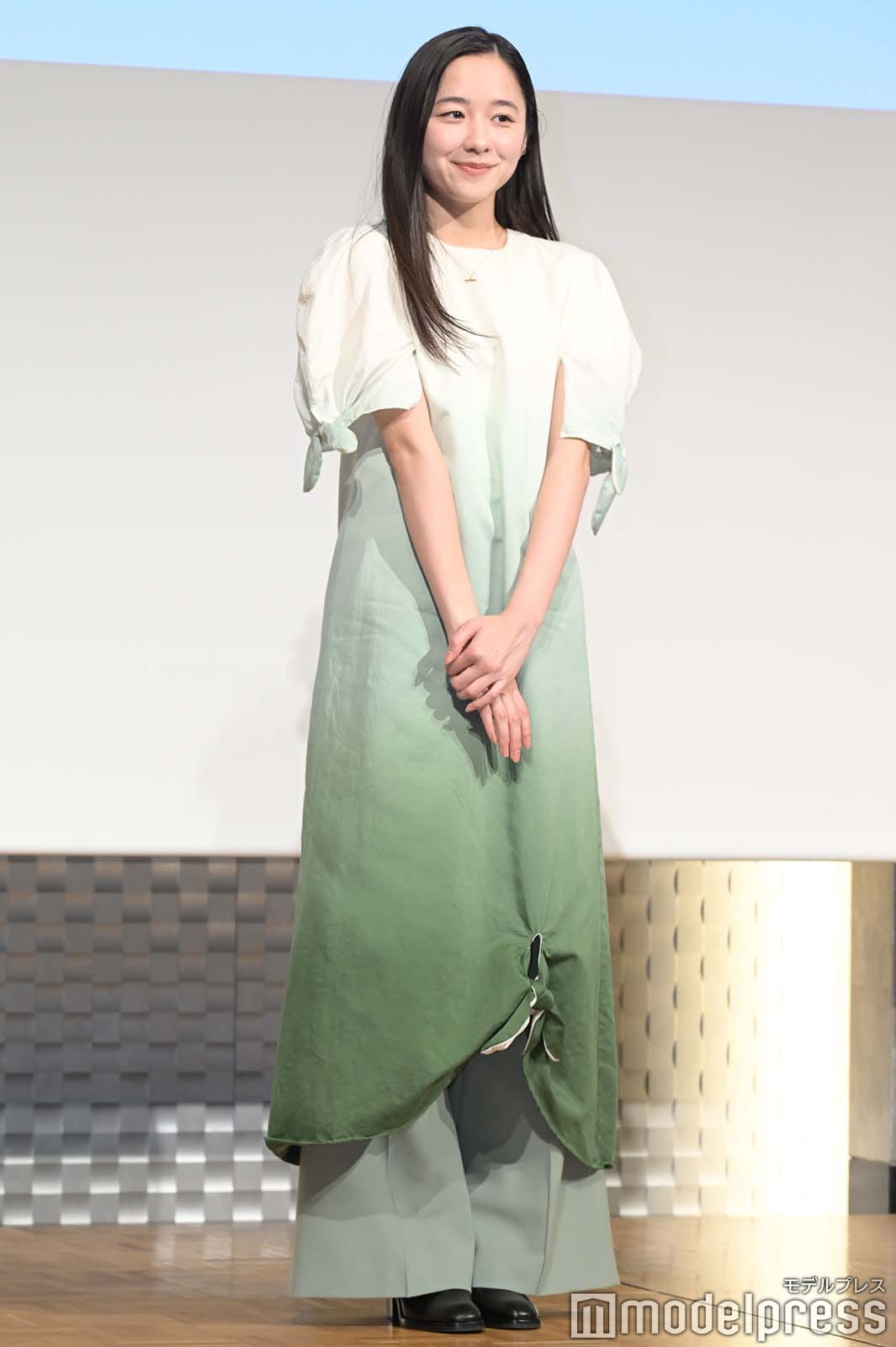 鈴木保奈美 model press 【写真追加📸】堀田真由、主演ドラマ「#木のストロー」制作発表に出席🌳 鈴木保奈美と「わろてんか」以来4年ぶりの共演に喜び✨  心がけているサステナビリティは？🌱 @mayuhotta0402 🔻フォトギャラリー https://t.co/uSkdkG3lKm  https://t.co ...