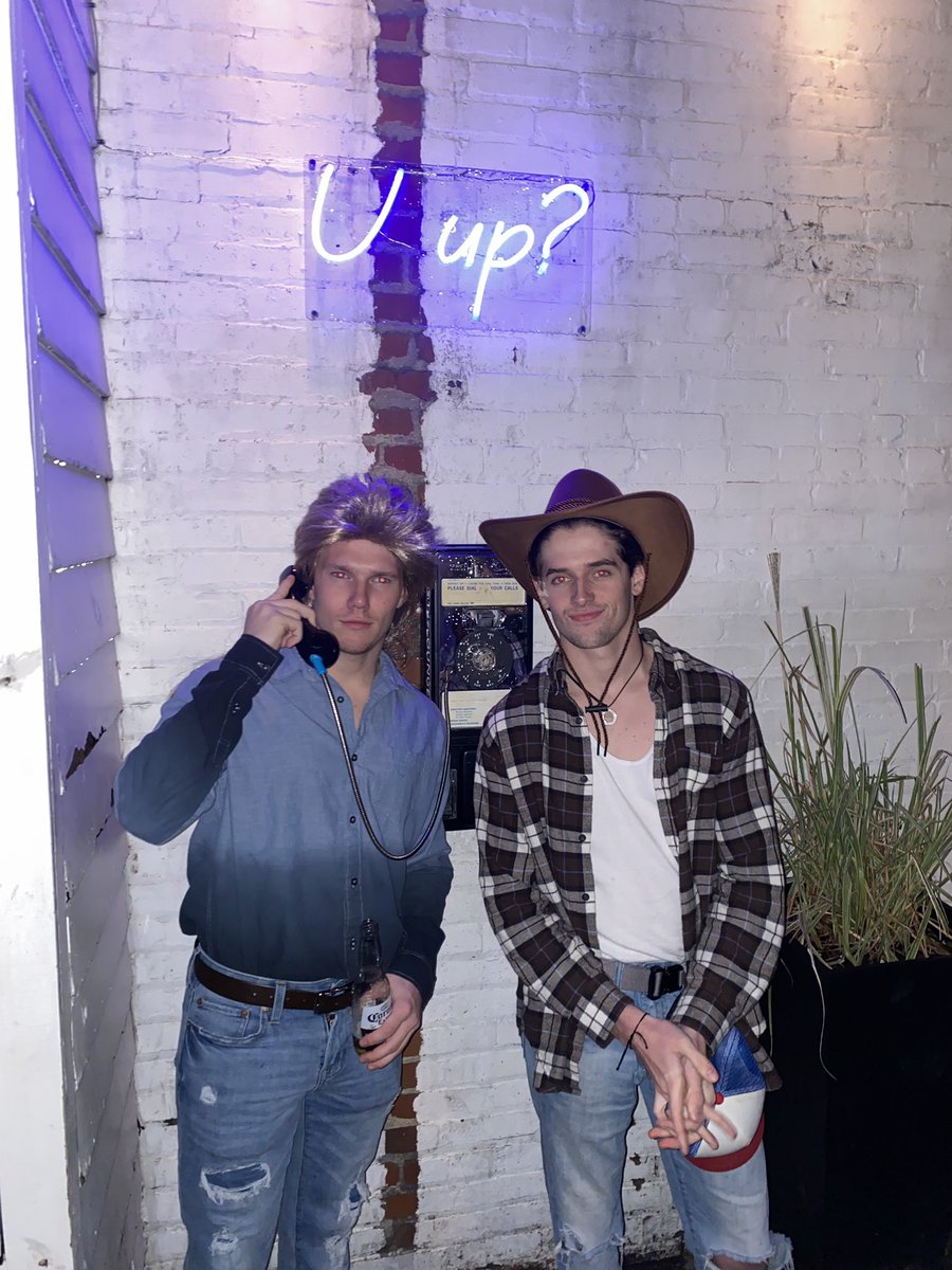 Wes_Wat__'s tweet photo. Happy birthday to the best burger flipper around, hope it was a phenomenal birthday experience [+] @BraydenPotter18 https://t.co/ZCHh9MFrsV