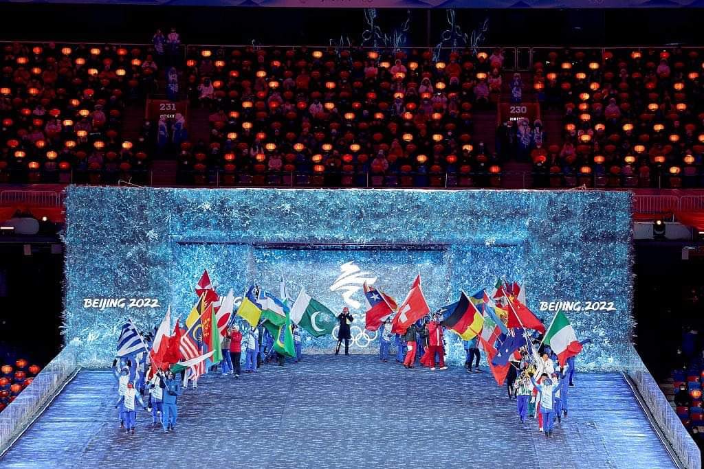 #ClosingCeremony  of #BeijingWinterOlympics and Pakistani 🇵🇰 right in the center #PakistanZindabad #OlympicGames #Olympics2022