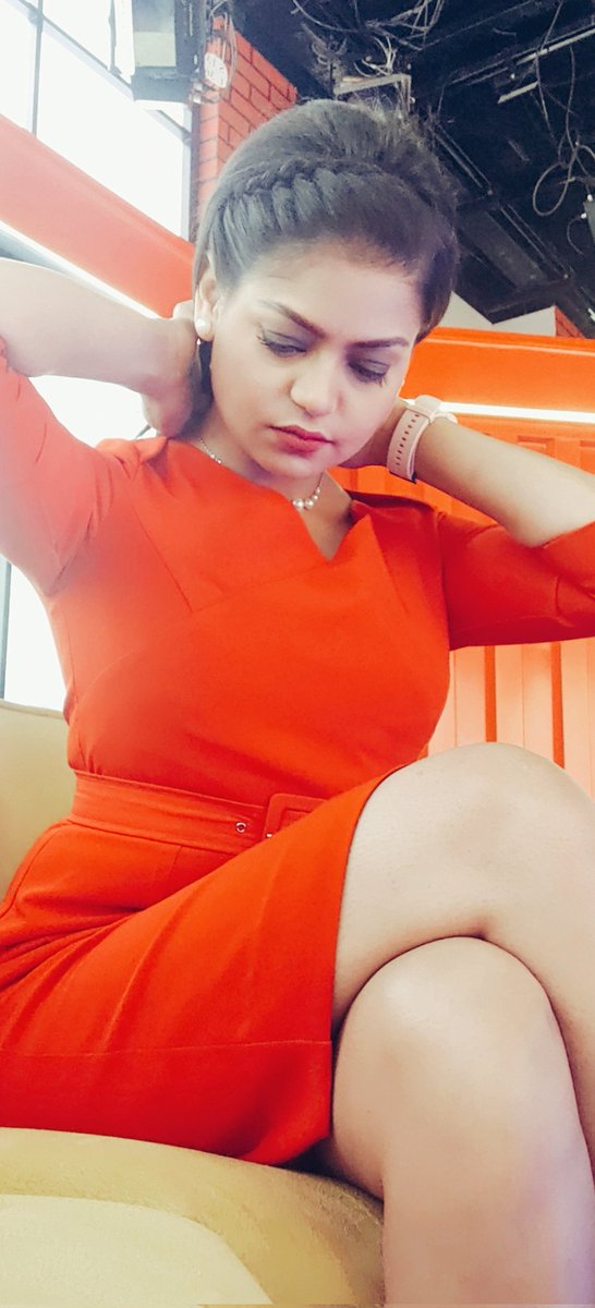 kamboj_anita's tweet photo. #NewProfilePic @_JayaMishra @BafilaDeepa #Studiopics very new studio pics with motivational postive words looking very stylish pretty ♥️😍 Mam ur cute little smile 💕😊 made this pic more beautiful 👌 Jaya mam Deepa mam today Bluered ♥️😍 outfit 👌💫👸 #Studiopic #Anchorlife https://t.co/QildwFlpGl