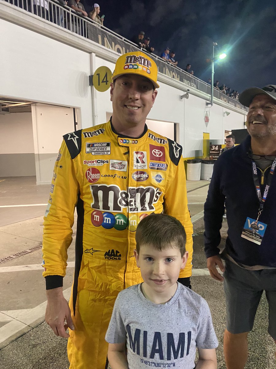 When the amazing <a href="/KyleBusch/">Kyle Busch</a> stops to take a photo after the #DAYTONA500 race with a young fan from Ireland who had travelled a long way to meet him #hero #inspirational <a href="/mmschocolate/">M&M’S</a> <a href="/DAYTONA/">Daytona International Speedway</a>