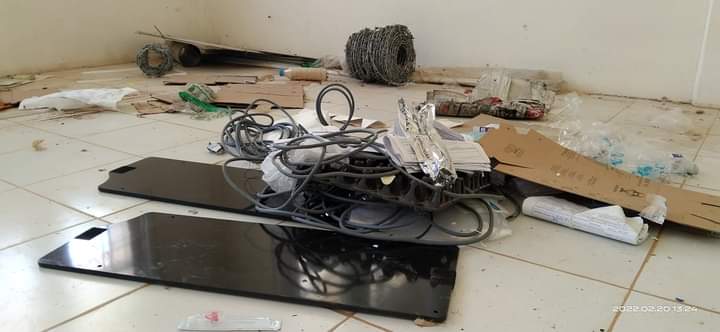 All hospital equipment were destroyed after about 250 military terrorists troops stormed Wanma Thu District Hospital in Mindat Township, Chin State on February 18.
#GenocidalMilitary #2022Feb21Coup
#WhatsHappeningInMyanmar
#ICJ_BringSACToJustice