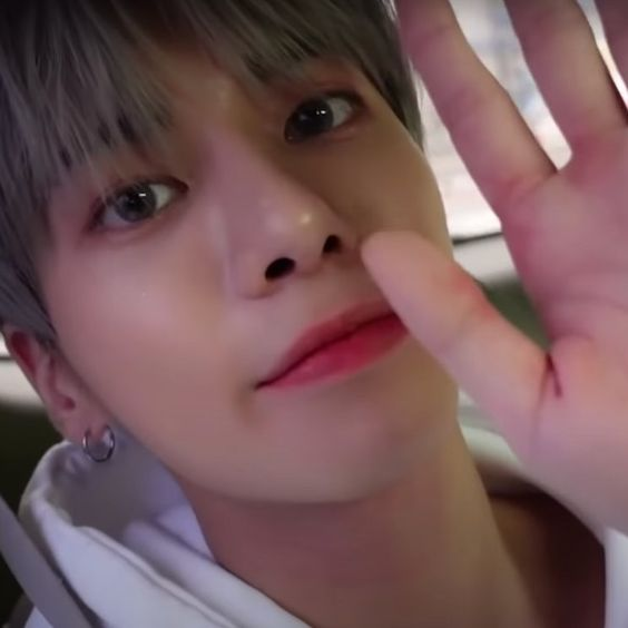 bastachismis's tweet photo. ⠀⠀⠀
⠀⠀⠀
⠀⠀⠀https://t.co/tgsfIp6miJ
⠀⠀
⠀⠀⠀SNS  UPDATE  ——  21022022
⠀⠀   
⠀  ⠀good aftie, tl! it's been a while
⠀  ⠀since i dropped by. i'm getting
⠀  ⠀myself  ice  cream!  : )  i  hope
⠀  ⠀everyone's having a great day.
⠀⠀⠀
⠀⠀⠀ https://t.co/FjVlKvH3xK