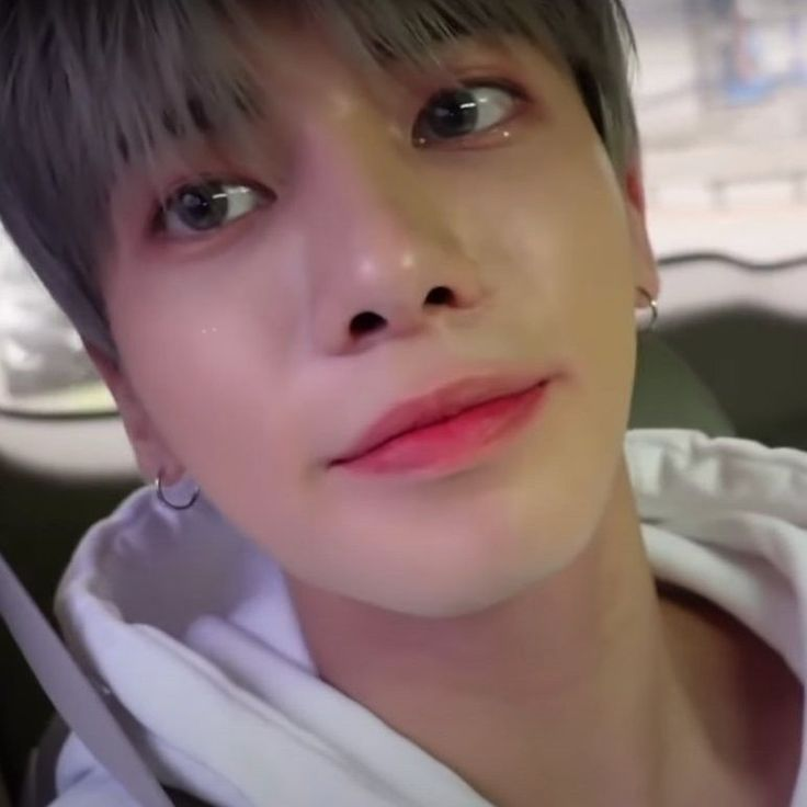 bastachismis's tweet photo. ⠀⠀⠀
⠀⠀⠀
⠀⠀⠀https://t.co/tgsfIp6miJ
⠀⠀
⠀⠀⠀SNS  UPDATE  ——  21022022
⠀⠀   
⠀  ⠀good aftie, tl! it's been a while
⠀  ⠀since i dropped by. i'm getting
⠀  ⠀myself  ice  cream!  : )  i  hope
⠀  ⠀everyone's having a great day.
⠀⠀⠀
⠀⠀⠀ https://t.co/FjVlKvH3xK