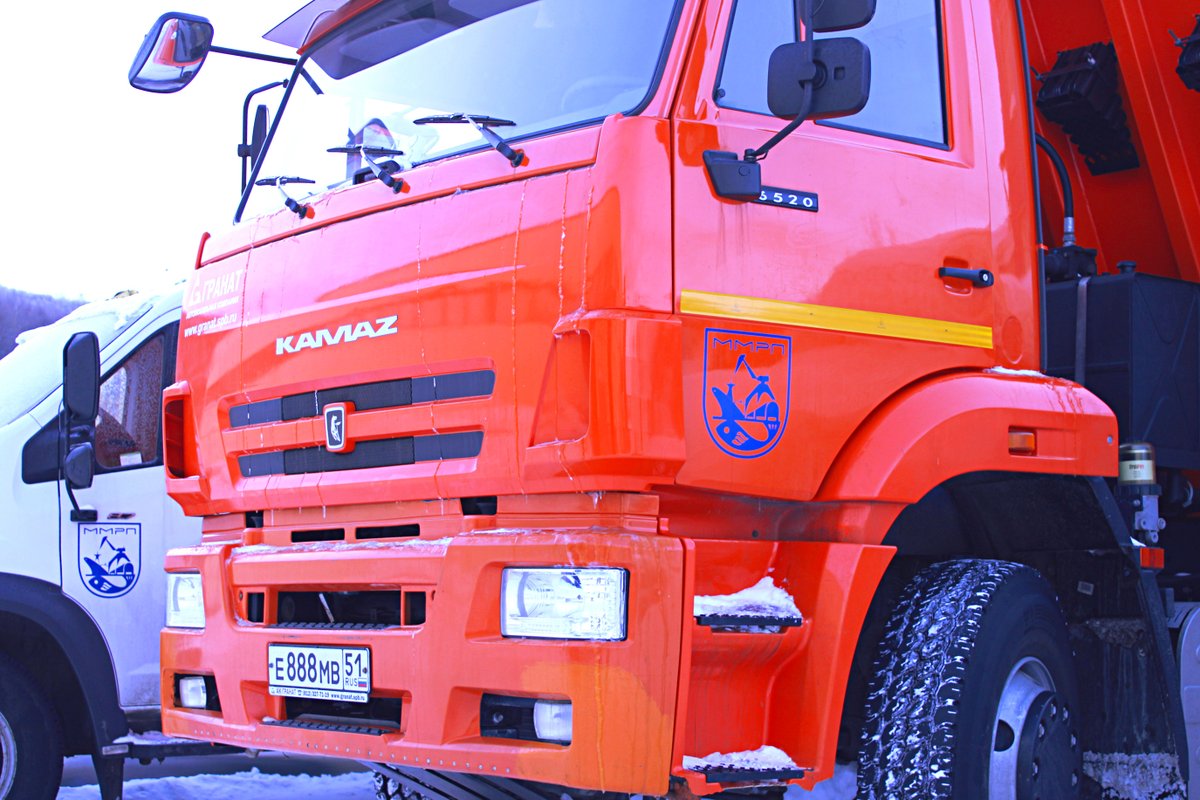 FishPort51's tweet image. Второй рабочий день начинает набирать свои обороты, а вместе с ним - и мы! 💪🏻
В виду обильного количества снега в Заполярной столице - будьте осторожнее на дорогах ☝🏻
-
#Мурманск #утро #порт