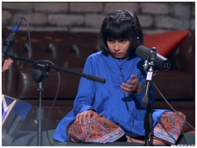 I don't often share videos of child prodigies, but this 8-year-old Sufi singer has genuinely shaken me up with her musicality. youtube.com/watch?v=KmErtN…