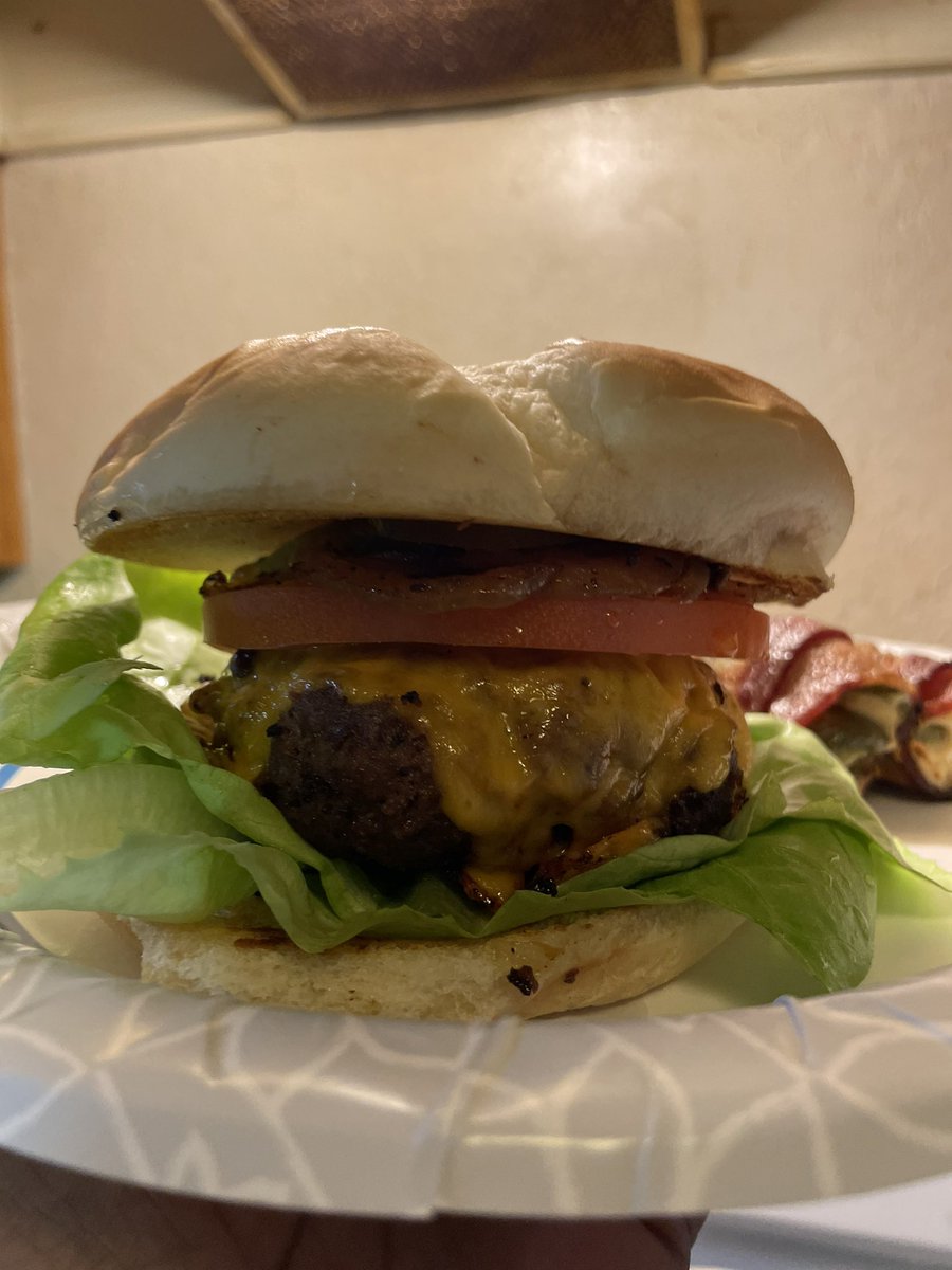 Trece_Kiyah143's tweet image. A Love Story #basicthings