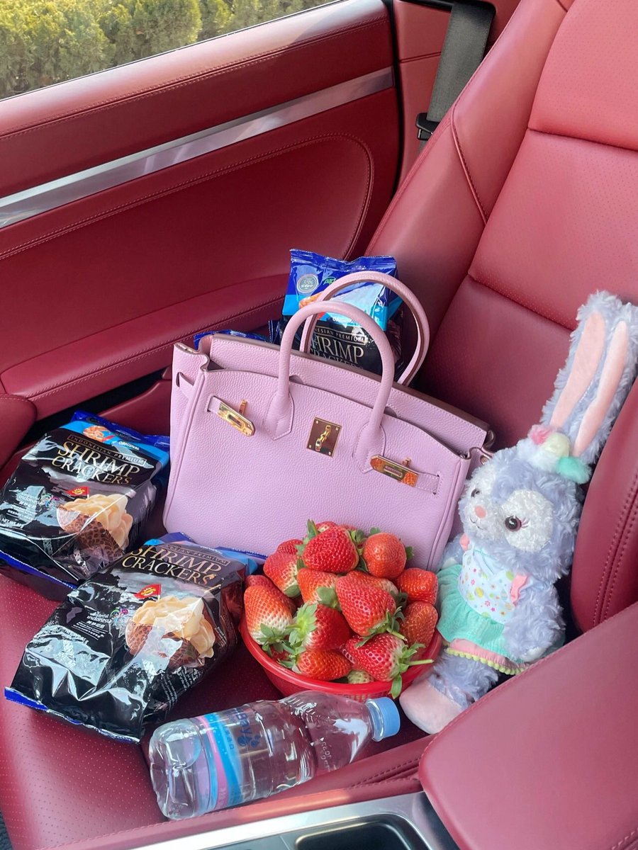 Anna69472690's tweet photo. Talk to me privately if you want to eat fruit.🤪🤪 https://t.co/ODVfNb91vC
