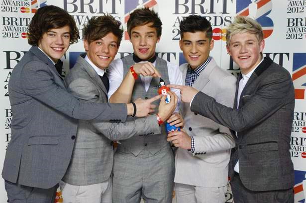 todays1dhistory's tweet photo. Today (February 21) in 2012 - One Direction win their first Brit Award--Best British Single for What Makes You Beautiful! 🎉🎉🎉 https://t.co/vZyMCvjIFL