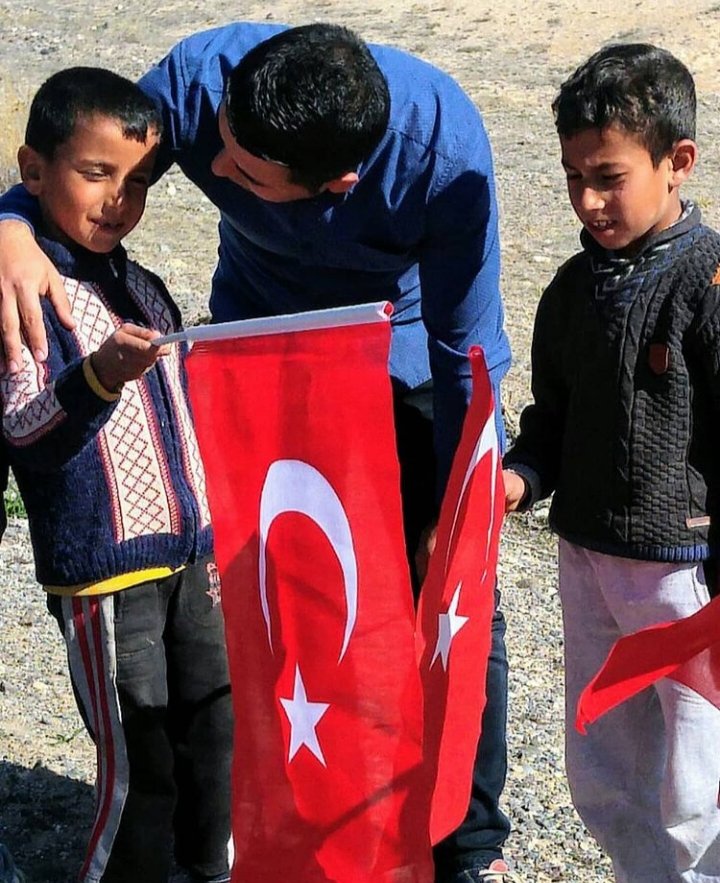 EmrahDe50's tweet photo. Hayırlı Haftalar Diliyorum.

Sevgili Dostlar

Güzel insan HACI BEKTAŞ-I  VELİ ne diyor.

Doğruluk dost kapısıdır.

Göze nur gönülden gelir.

En yüce servet ilimdir.

Abdal, Hakk’a hayran olandır. https://t.co/UycUQJL8Os