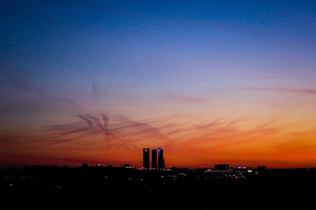 metro_madrid's tweet photo. ❤🏙 Buenos días, Madrid. ¡A por el lunes! 💪
📸 IG: virsacafoto
#FelizSemana #MadridEnMetro https://t.co/81oelmH3VT
