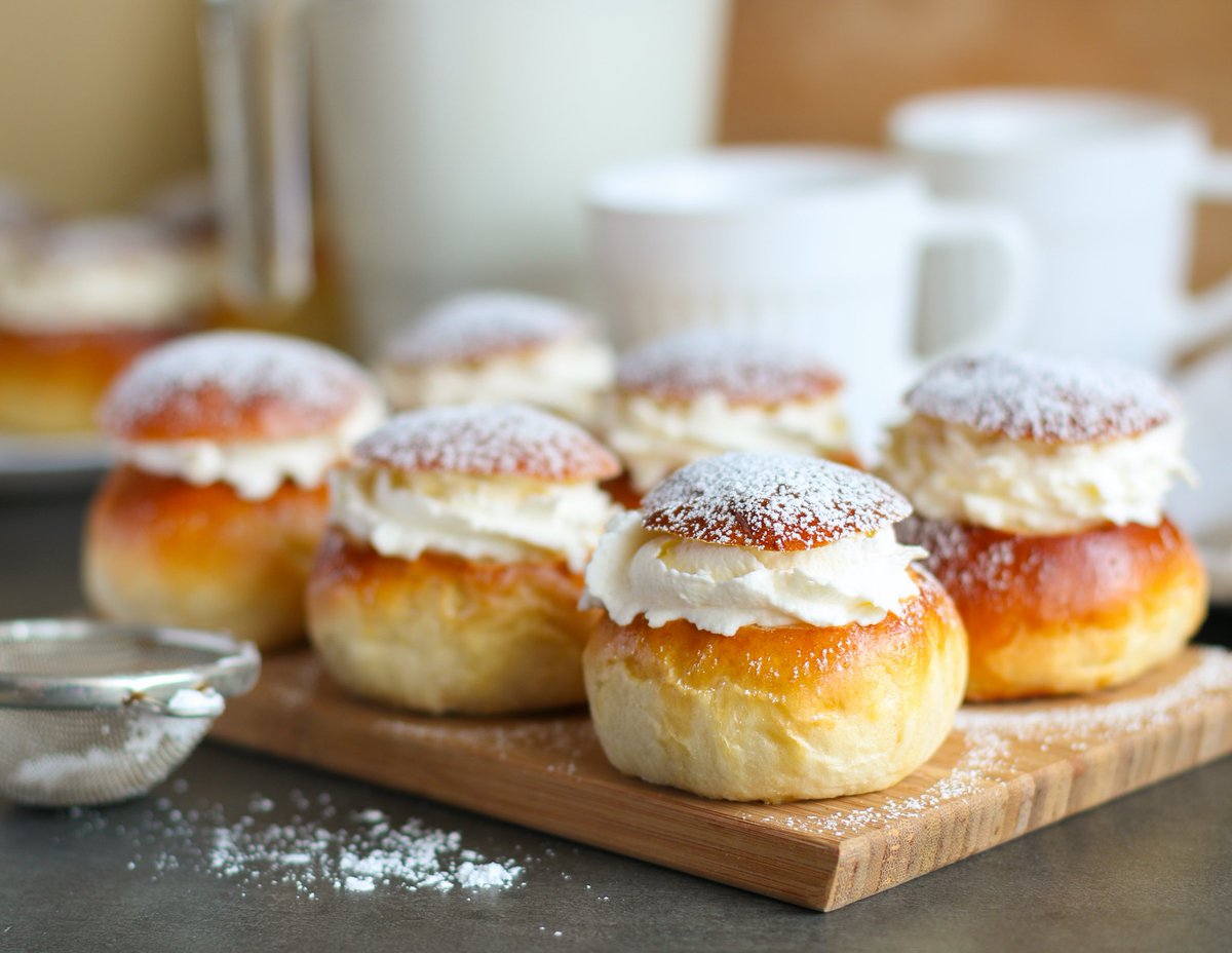 Ikuinen debaatti: Laskiaispulla hillolla vai mantelimassalla?  

Makoista laskiaissunnuntaita!

#lähitapiolapks #elämänturva