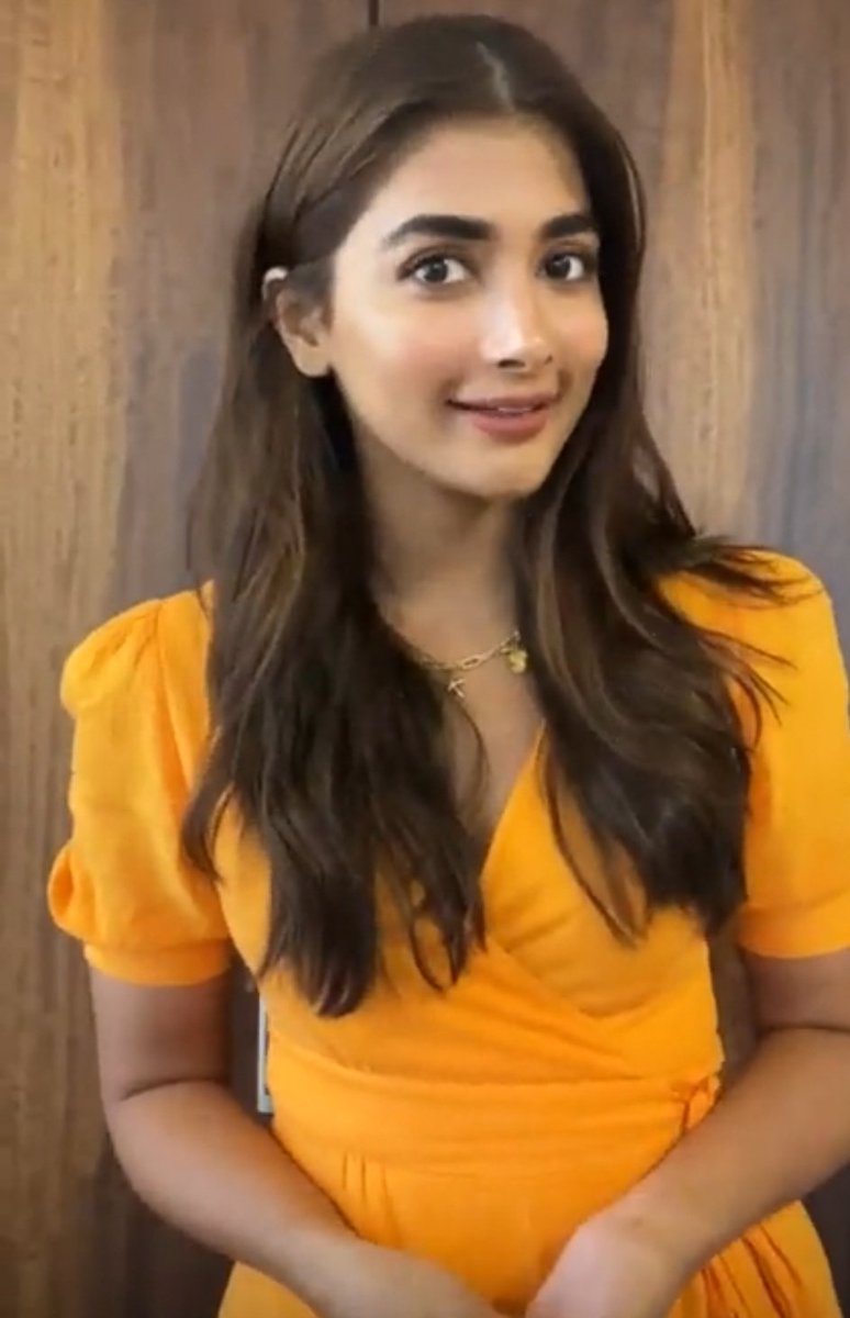 PoojaHegdeTFC's tweet photo. #PoojaHegde Latest for #Beast! 🧡 https://t.co/BjFSFU1PNr