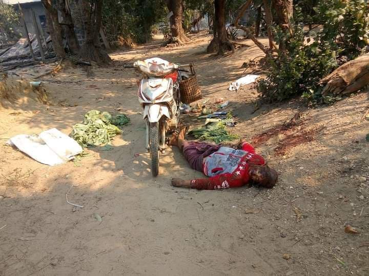 spring21MM's tweet photo. (1/2)
Terrorist Troops Raided 2 villages on the east of Chindwin River in #Mingin Tsp,Sagaing Region on Feb 20,Burnt Down at least 220 houses from 2 villages, Burnt Alive 3 villagers to Death and Shot Dead a villager on the road.
-Besides, Many villagers...
#2022Feb21Coup https://t.co/FmWQfrnZcI