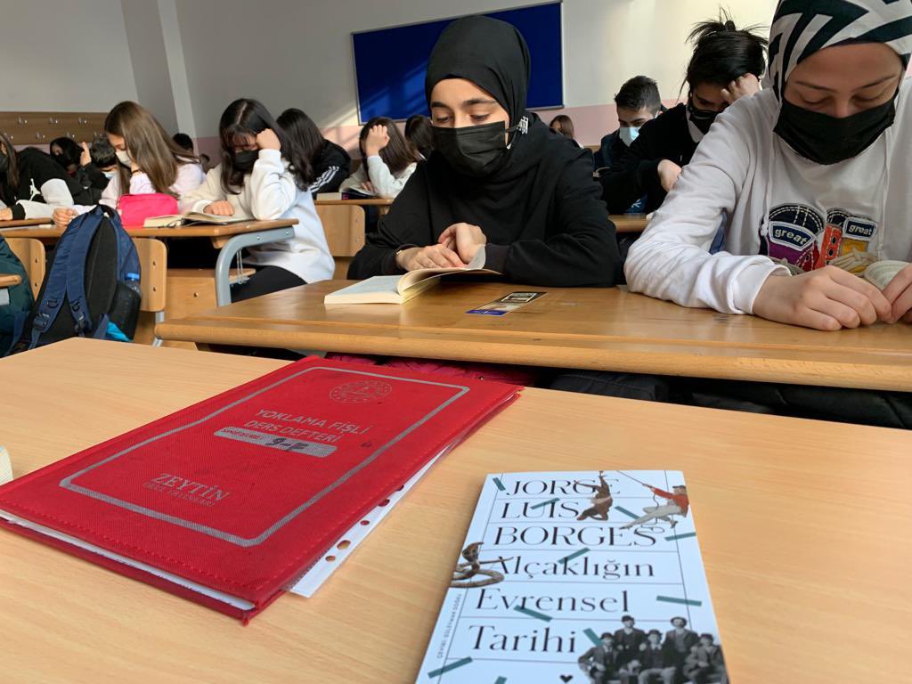 “Kitaplar zamanın büyük denizinde dikilmiş deniz fenerleridir.”Geçmişten bugüne zihinlere Işık tutar, yolunuzu aydınlatır. Kitabın olduğu yerde karanlık olmaz. Biz Afbal ailesi olarak kitapla zihinlerimizi karanlığa kapattık. Okuyoruz, okutuyoruz.