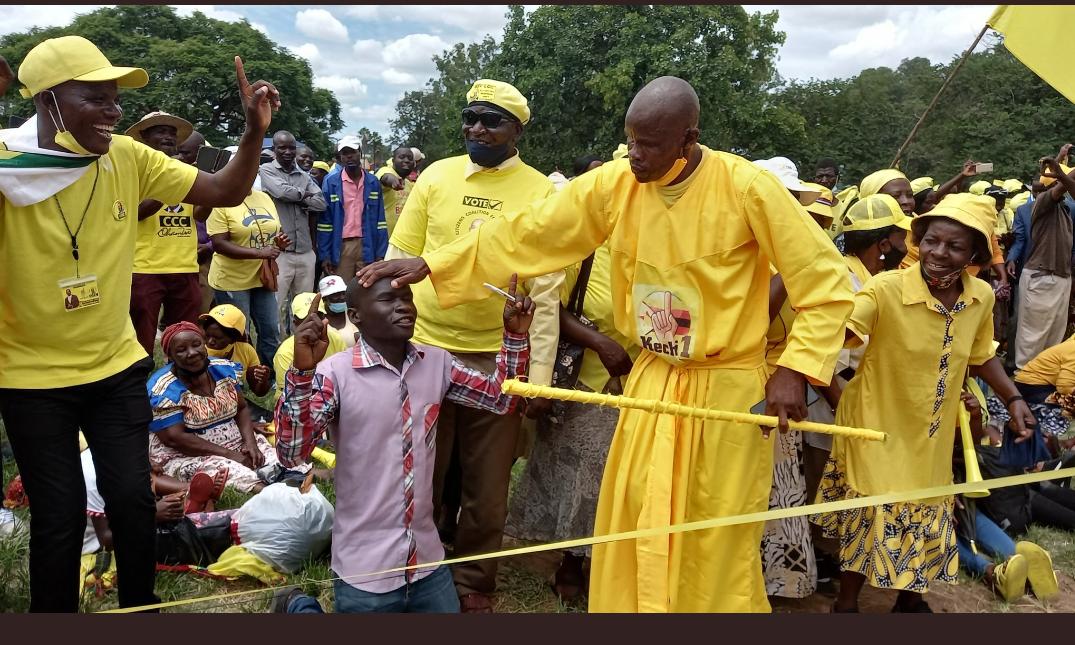 RaisedonB's tweet image. Dear CCC
When you come to Bulawayo 
Please bus this Mupostori
Want to see him live in action too
🤣🤣🤣
#YellowSunday