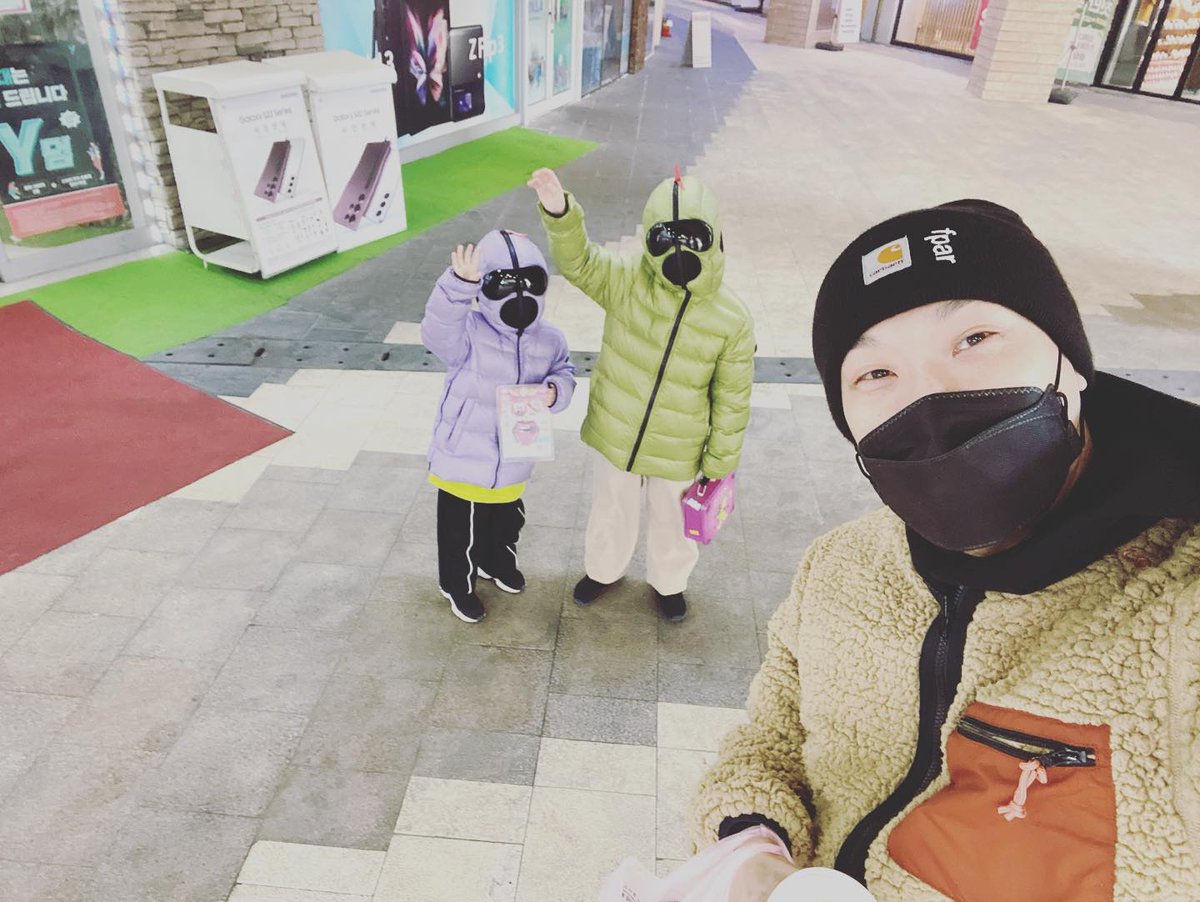 RunningManIntl's tweet photo. Sons... I love you~~❤️❤️❤️❤️🔥🔥🔥
#HaDonghoon #HaDream #HaSoul #AnnoyingMask!!!"

#하하 #런닝맨 https://t.co/ppSPh6Q9Vz