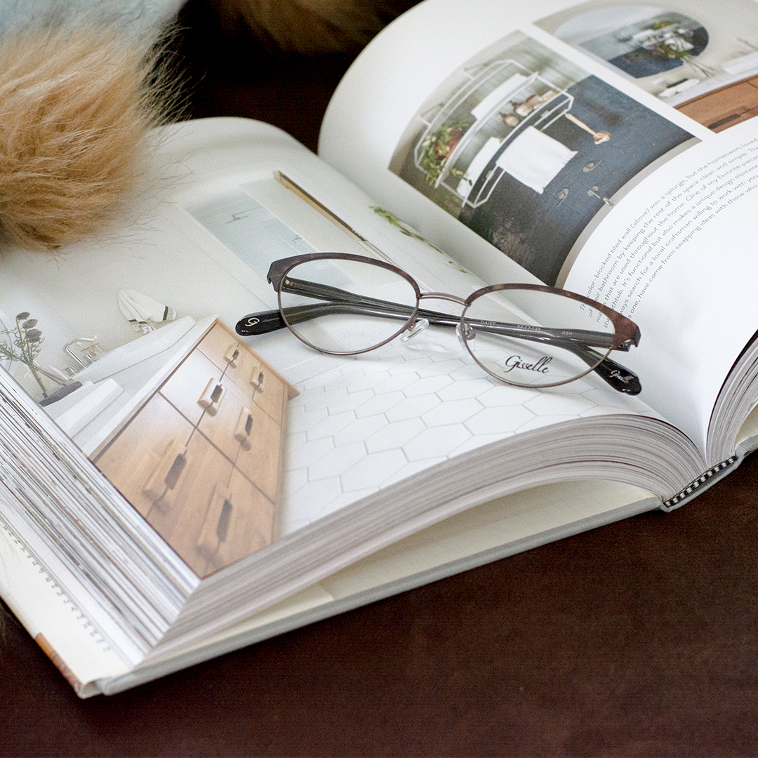 THANK YOU to all school faculty and staff! ❤️ For all your hard work, we offer all school faculty and staff members (i.e. teachers, custodial, cafeteria staff, etc.) an everyday 20% OFF discount! 🍎 Valid ID required. For more information, visit fal.cn/3mk3u.