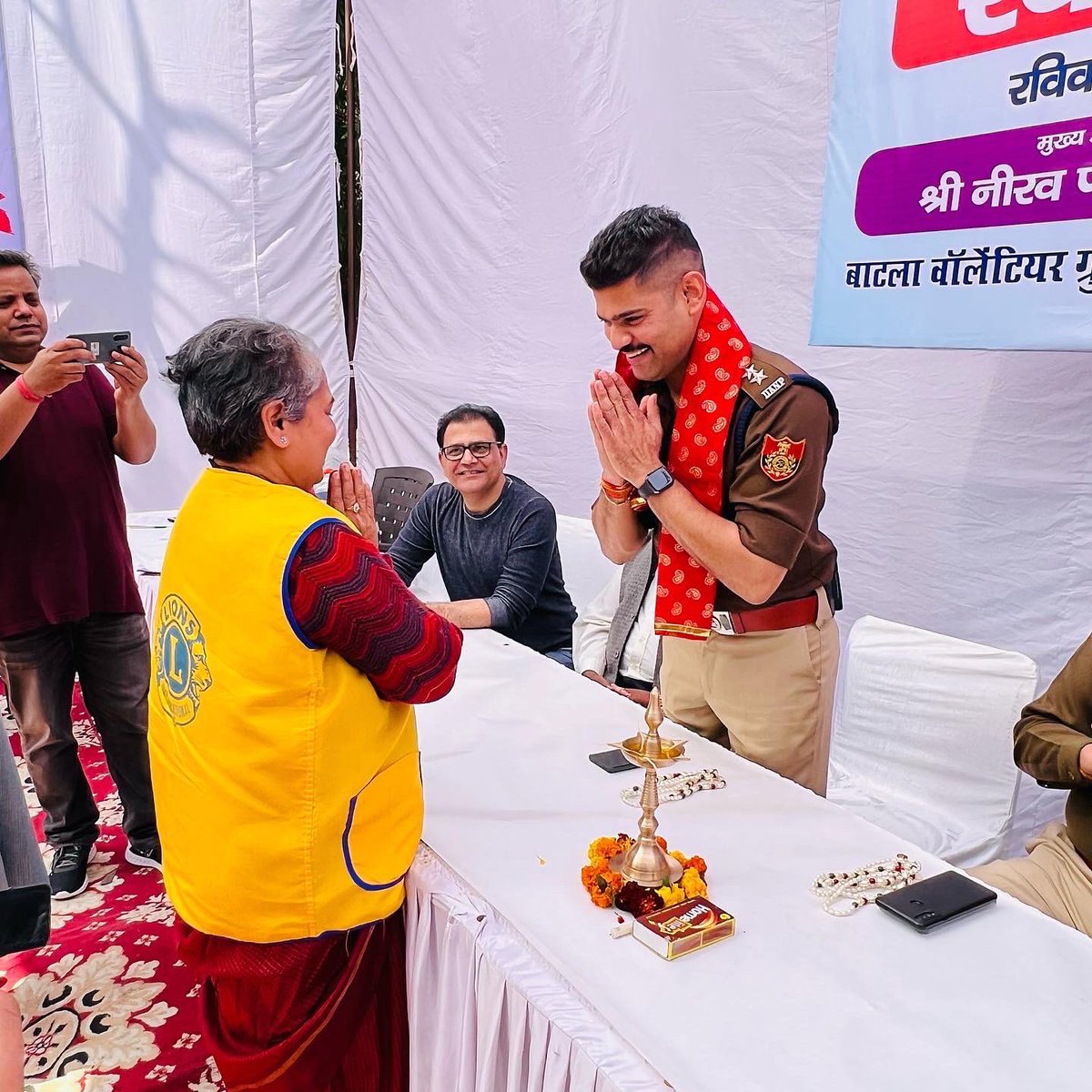 ACP_Nirav's tweet photo. Organised Blood Donation Camp at PS Madhu Vihar as a part of 
#delhipoliceweek2022

One Unit Of Blood Can Save Three Lives.

Be the #saviour 

@DelhiPolice 
@DCPEastDelhi https://t.co/EcLwNGEFUJ