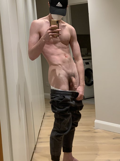 Come take pics with me in the mirror!

Link in bio.

#onlyfans #horny #sext #gay #twink #nsfwtwt #snap