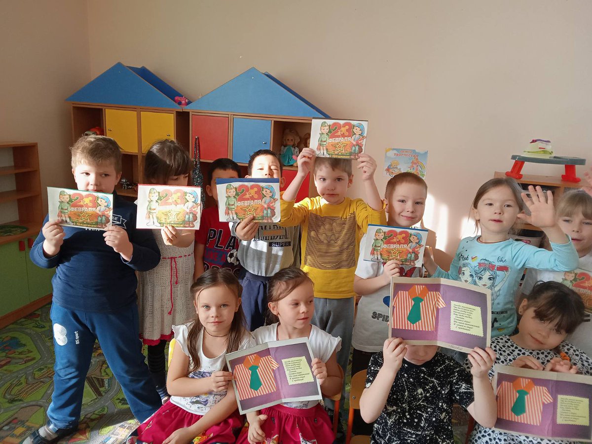 <a href="/nf_popova/">Наталья Попова</a> <a href="/NU_Koryakina/">Наталья Корякина</a> <a href="/K4nxp4feozqmLZh/">Оксана Вотякова</a>
Раз, два, три, четыре, пять
Будем Папу поздравлять
День Защитника настал!
Подарю тебе обновку
Ты в моей рубашке новой.
СП "Детский сад" с. Рождествено гр."Васильки" приготовили Поздравительные открытки для поздравления пап с 23 февраля.