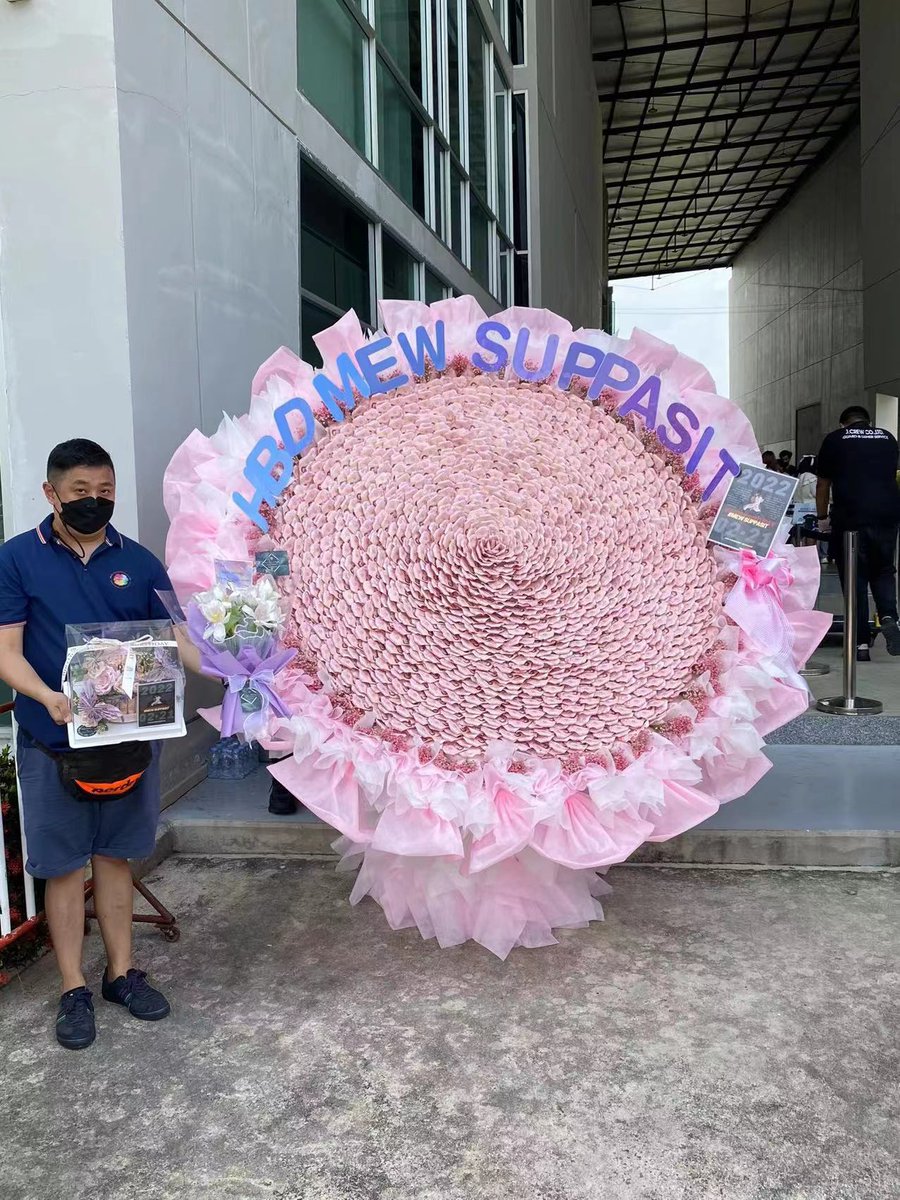 Joey_ZzzL's tweet photo. 我们的钱花到现场咯🥳
#มิวศุภศิษฏ์
@MSuppasit
#MewSuppasit
#มิวสุบ10บวก21
#MewfinityLoveproject https://t.co/mb0KzXsM5z