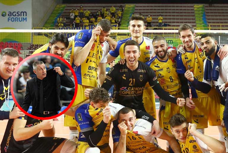 Volleyball_it's tweet photo. Superlega: Modena, una foto dedicata a Stoytchev? by Luca Muzzioli - https://t.co/qxP9QM9Ijh #onlinedal2000 #pallavolo #volleyball #news #photogallery #video #interviste

https://t.co/KW86RLKYcV https://t.co/76zGVTrc7N