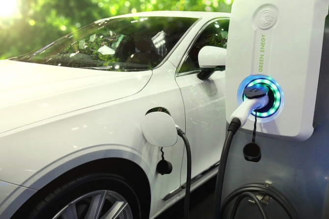 La batería que puede darles a los automóviles eléctricos la misma autonomía que los de gasolina goo.gl/b7DNwU
- La nueva batería de litio-oxígeno presenta una capacidad de descarga 46 veces mayor, y una vida útil ultralarga, superior a 1400 ciclos