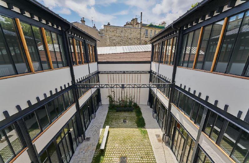 #Recherchelocaux 🏙 Derniers jours pour postuler à l'appel à candidatures pour rejoindre la cité Taillandiers, dans le 11ème arrondissement de Paris, dédiée aux métiers de l'artisanat ! 📆Candidatez jusqu'au 28/02 👉 swll.to/tKzOK
<a href="/mairiedu11/">Mairie du 11e</a> <a href="/pointcarre_coop/">Coopérative Pointcarré</a> <a href="/VMakerz/">VilletteMakerz</a>