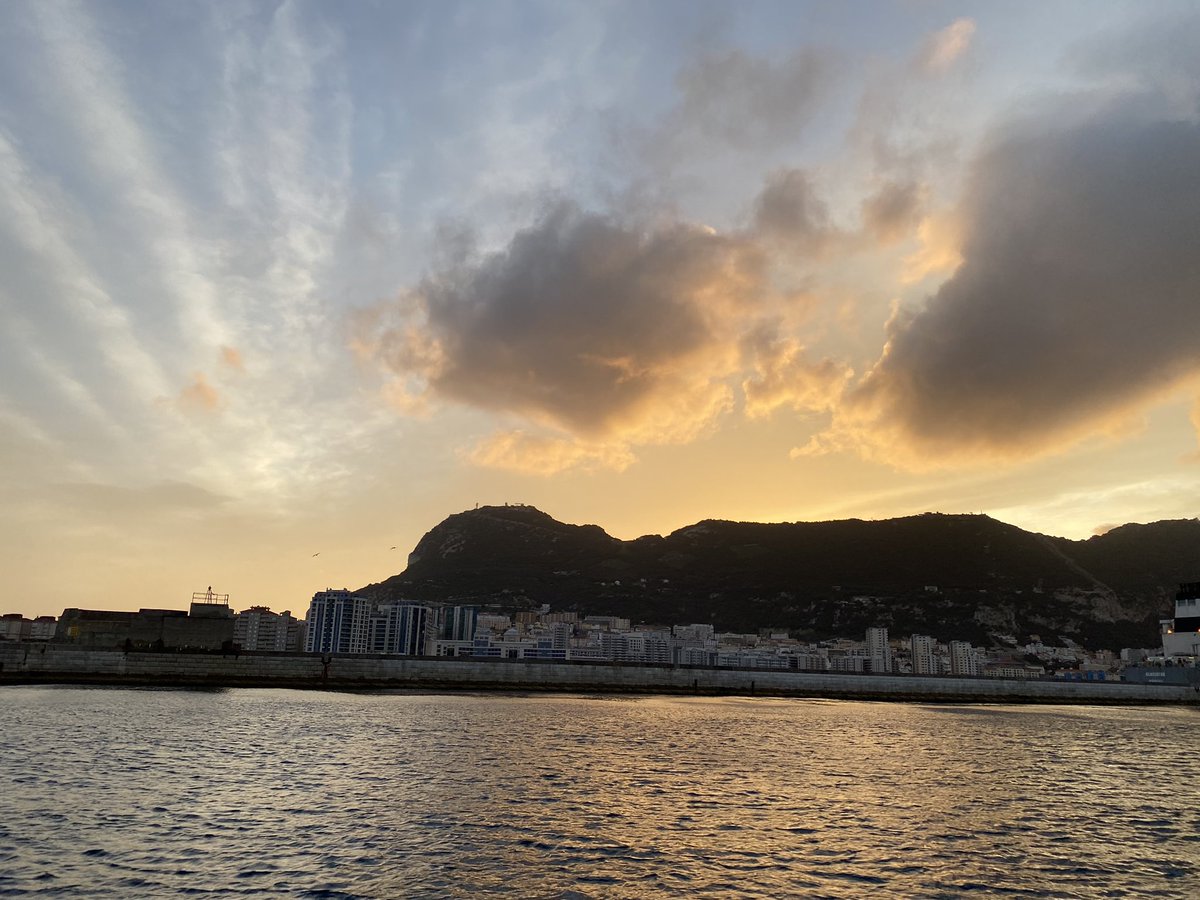 Liam_Doddsy's tweet image. Nice morning at the Rock ⚓️