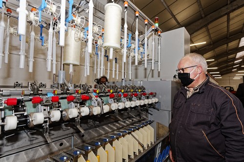 presse_30's tweet photo. Natup Fibres a étiré le premier fil en lin mouillé 100% made in France - #saintmartindutilleul
#Natup #fibres #lin #filature #lin #LeParisien #Eure #Normandie https://t.co/grQRmwBKvQ