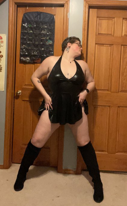 I need a sugar daddy to come adopt me 🥺 #kinktok #mommy #sugardady #gothic https://t.co/3CVhAgq1Qu<a href="/tag/kinktok"class="tags">#kinktok</a><a href="/tag/mommy"class="tags"><span>#mommy</span></a><a href="/tag/gothic"class="tags"><span>#gothic</span></a><a href="/tag/sugardady"class="tags"><span>#sugardady</span></a>