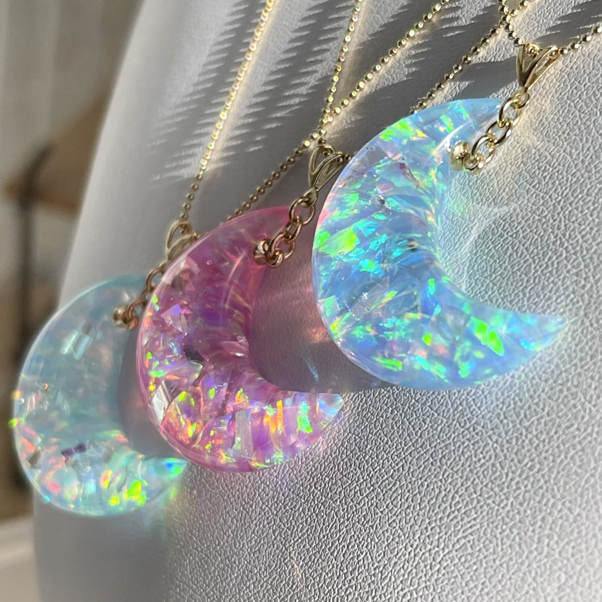 mikamusashibea's tweet photo. #ハイブリッドオパール
 @HybridopalY 
#レジンアクセサリー 
＠inosehousekito 
春を飛び越え夏の白Tに合うネックレス✨✨
足りないパーツを買いに貴和製作所まで出かけました。
その後に友達と待ち合わせ。使える時間は30分。
アタフタと選びレジに行って合計金額を見て震えてしまいました→ https://t.co/2rftPJdzdp