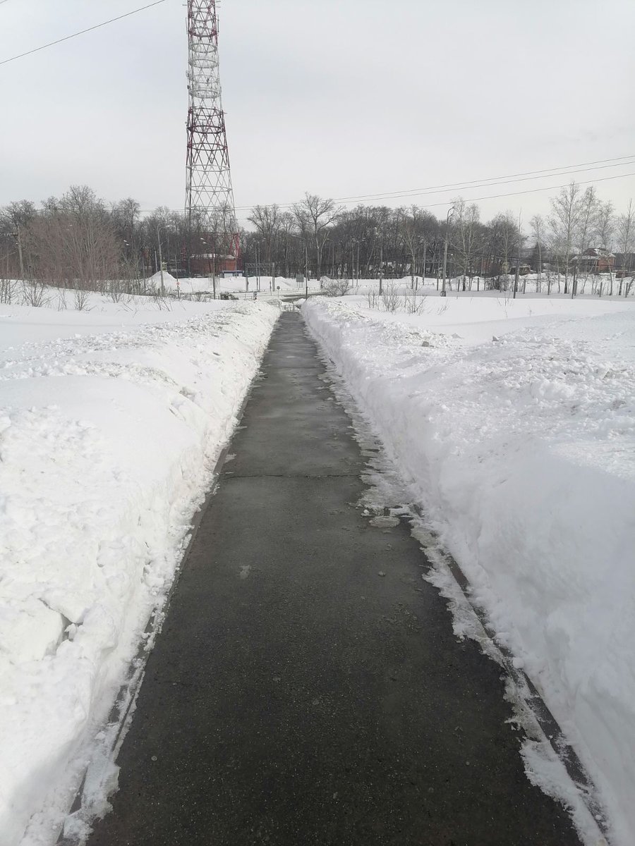 Выполнение работ по очистке территории от снега, по адресу: ул. Демократическая, ост. "Дачи".
<a href="/Rudakov_i_a/">Рудаков Игорь Александрович</a>, <a href="/adm_kir63/">Администрация Кировского района</a>, <a href="/gkh_kir63/">Отдел по ЖКХ и благоустройству</a>.