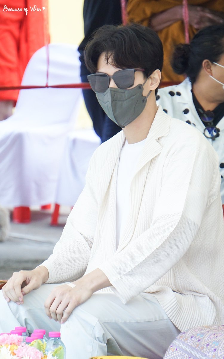 BecauseOfWin's tweet photo. โบกมือทักทาย แสนน่ารัก #HappyWinTurns23 #winmetawin https://t.co/9JvVGw7ite