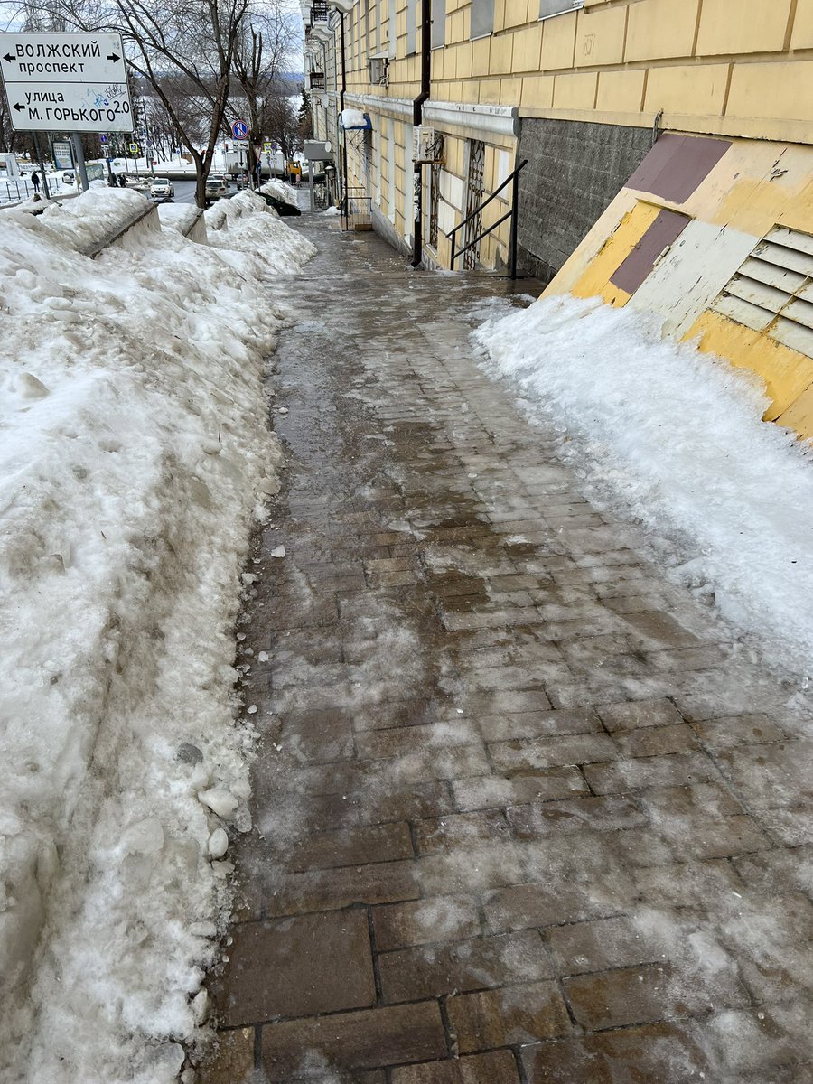 Nimrod063's tweet photo. @adm_Len добрый день , в чьём ведении каток вдоль дома по Маяковского 2 ? https://t.co/HNdzfoVvzi