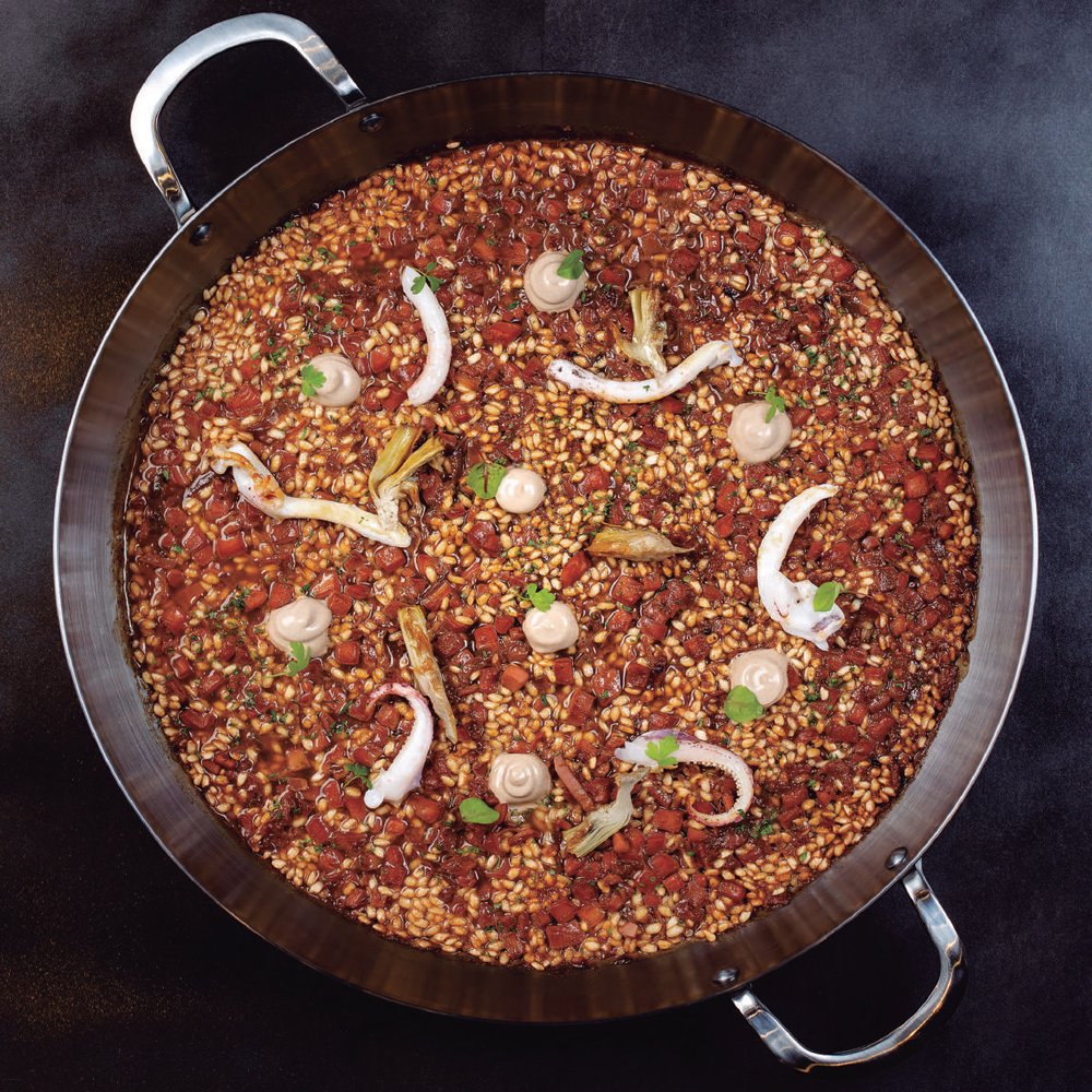 Acabamos el repaso a la marca <a href="/lacormenaje/">Lacor Menaje</a> con un clásico, las #paelleras 🥘. Fabricadas en #aluminio fundido de gran calidad y espesor, están reforzadas con partículas a base de piedra y una máxima resistencia al rayado, duración y desgaste dlasl.es/es/wp-content/…