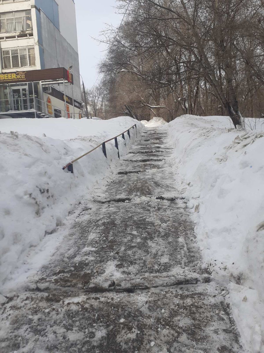 Выполнение работ по очистке территории от снега, по адресу: пр. Карла Маркса, 457.
<a href="/Rudakov_i_a/">Рудаков Игорь Александрович</a>, <a href="/adm_kir63/">Администрация Кировского района</a>, <a href="/gkh_kir63/">Отдел по ЖКХ и благоустройству</a>.