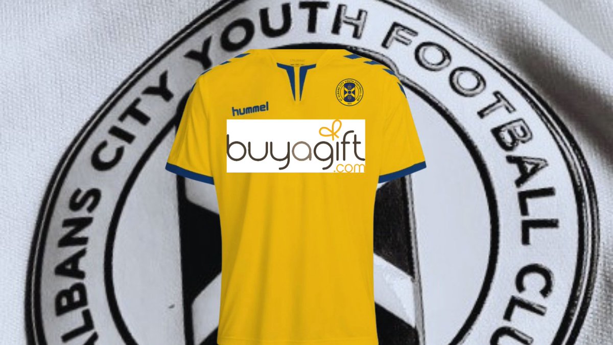 cityyouthfccm's tweet photo. 🟦@CityYouthFC Sponsor of the Day🟨
Julian &amp; the U15 Girls South would like 🙏Dan &amp; the amazing team at Buy A Gift
https://t.co/k0JoUiSNnj
@buyagift 
for sponsoring their team &amp; providing a fantastic  @hummel1923 kit. 
A high profile national business supporting 🌱roots⚽️ https://t.co/dtLkisTeYe