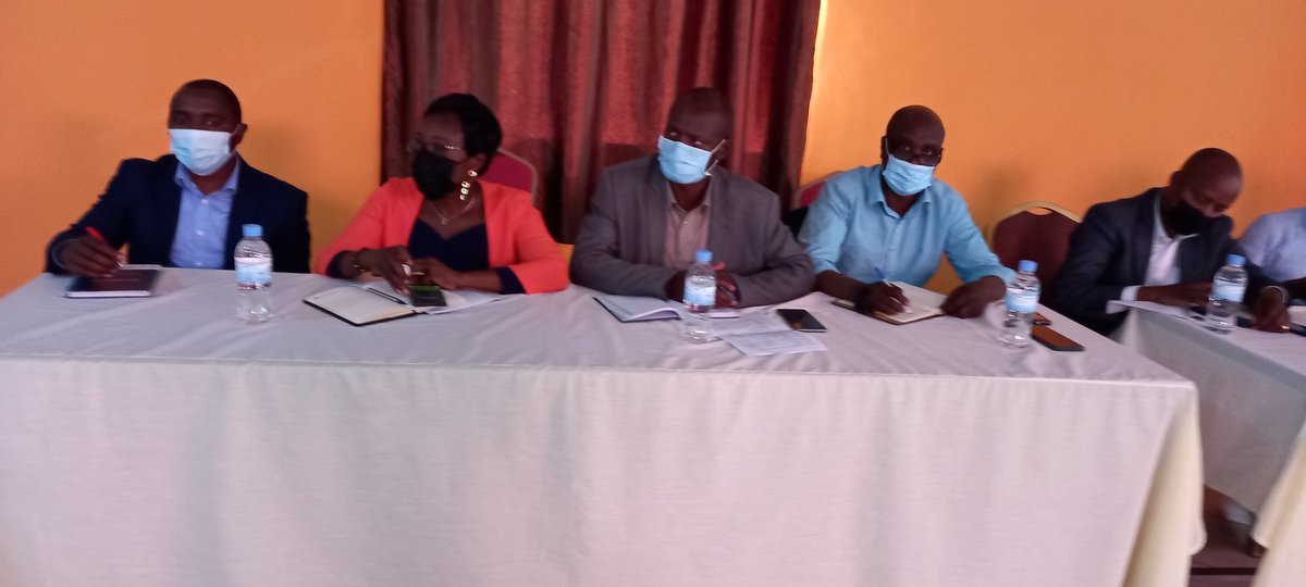 NyabihuDistrict's tweet photo. Umwiherero w'iminsi 3 w'Inama Njyanama y'Akarere ka #Nyabihu,uyobowe n'Umuyobozi wayo, Habanabakize Protais,harimo  ES b'Imirenge,abakozi ku Karere,abafatanyabikorwa, hagamijwe"Kwihutisha iterambere ry'Akarere,umuturage abigizemo uruhare" urakomeje,kuwa
 21/02/2022
@RwandaWest https://t.co/0jkShenBkY