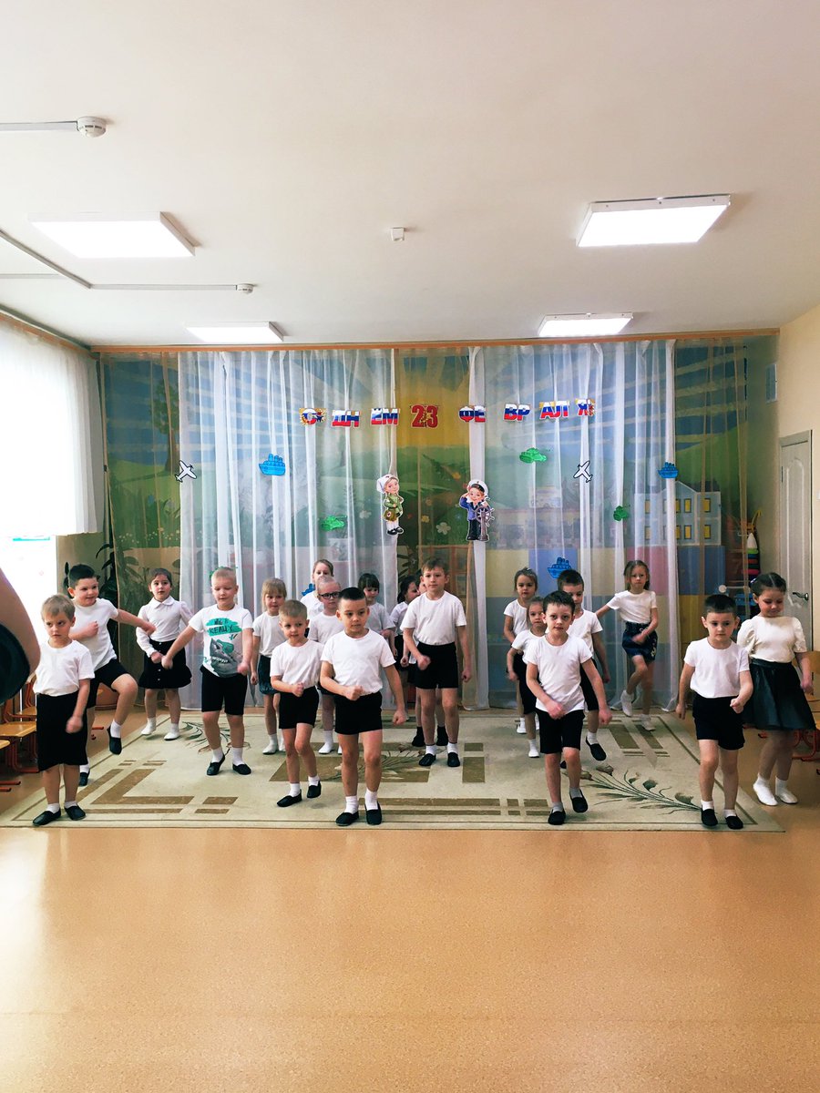 Праздник 23 Февраля в детском саду – хороший повод для воспитания у #дошколята35 чувства патриотизма, сопричастности к лучшим традициям своей Родины.В преддверии праздника в дошкольном отделении  #школа35 прошли первые музыкально-спортивные мероприятия ко Дню Защитника Отечества!