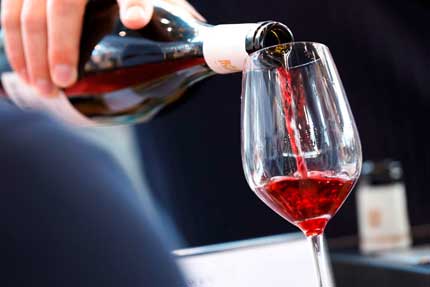 TecnoVino's tweet photo. Compras de #vino en mercados asiáticos: #Singapur y Corea del Sur baten récords, #China se recupera y #Japón gasta más https://t.co/YWdD90lyOi… https://t.co/EWju9XHUSC #CoreadelSur #comprasdevino #mercadosasiáticos @OeMv_Vino