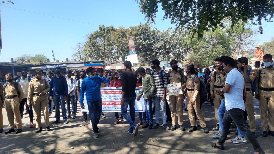 abvpmhow's tweet photo. आज @abvpmhow द्वारा जिला केंद्र पर लावण्या को न्याय दिलाने व @ABVPVoice राष्ट्रीय महामंत्री सुश्री @nidhitripathi92 जी की रिहाई को लेकर तमिलनाडु सरकार का विरोध करते हुए तमिलनाडु के मुख्यमंत्री @mkstalin का पुतला दहन किया...!!
@abvpmalwa_mp 
@PrafullaAkant 
@NileshSolnki12 https://t.co/3Zi1WVNmdB