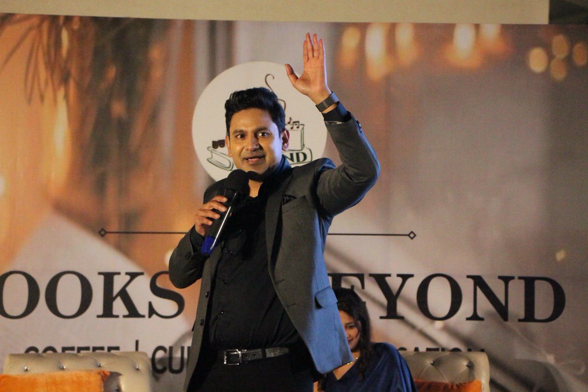Booksenbeyond1's tweet photo. What an evening it was on the 11th of this month. The August gathering was inspired by one &amp; only @manojmuntashir #faridabad #Maa #matrbhoomi #poems #lyricist #writer #authorscommunity #authors #coffeetime #culture #literature https://t.co/qj0O3BVR7Y