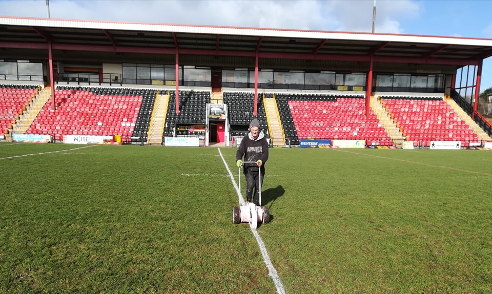 👍 | This evening's game against <a href="/WidnesRL/">Widnes Vikings</a> is ON!

Our brilliant Groundsman Paul Moore has been working away all weekend in the horrendous conditions to ensure that the pitch is playable for this evening’s game.

#UTR | #RamsFam