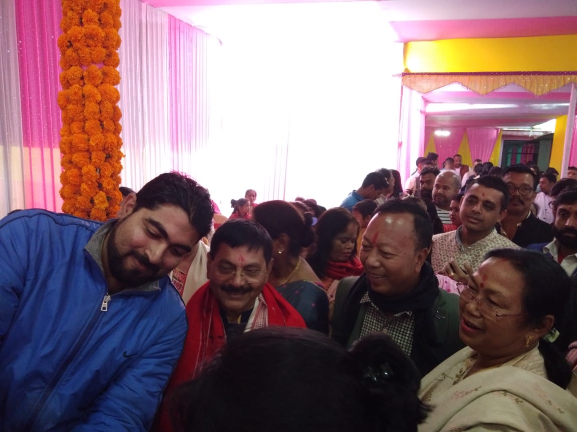 TeronRatan's tweet photo. Seeking the blessing from Shree Maa Monasha Devi puja, hosted by Phanindranath  Sarma, General Secretary BJP Assam Pradesh at their residence in Nalbari https://t.co/9LNSX2NmZ3