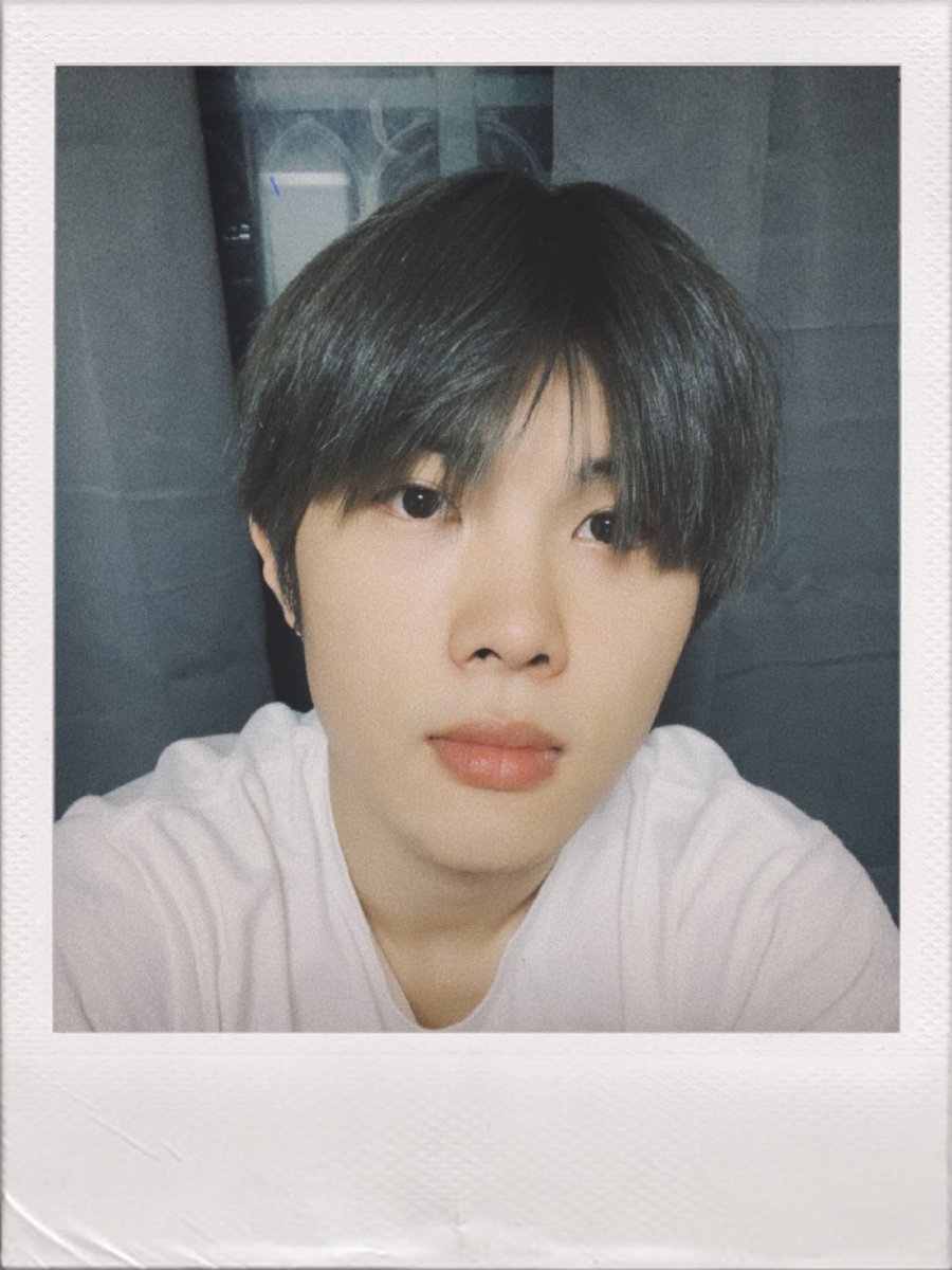 WUZO_BLITZERS's tweet photo. [📷][#JUHAN_RAID]
Film camera 📷📸
 
#BLITZERS #블리처스 #JUHAN #주한 https://t.co/3EX4Ahxdfk