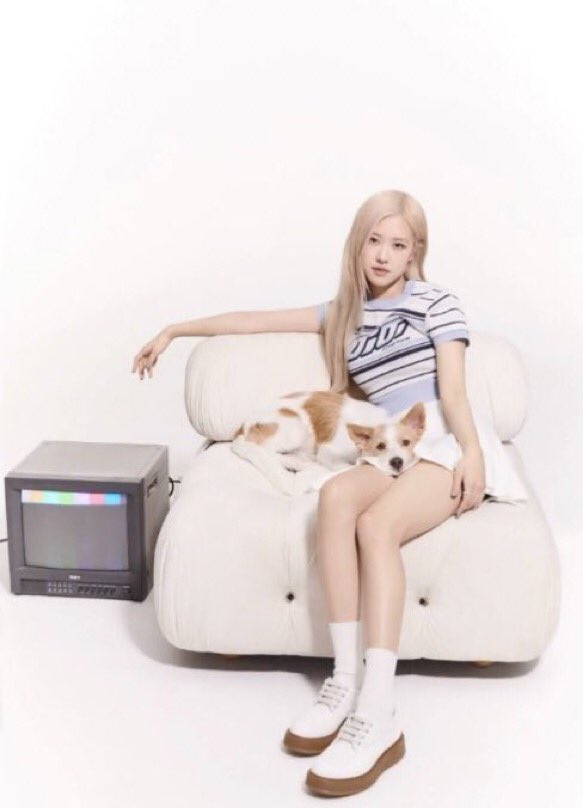 senkimio's tweet photo. [📷] 220221| Rosé y Hank para O!Oi블랙핑크 로제 #ROSÉ #로제 #BLACKPINK  BLACKPINK| 👻 https://t.co/K8ZXJkunwV